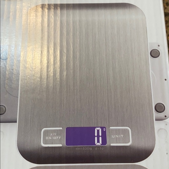 Digital kitchen scale with batteries - Picture 2 of 7